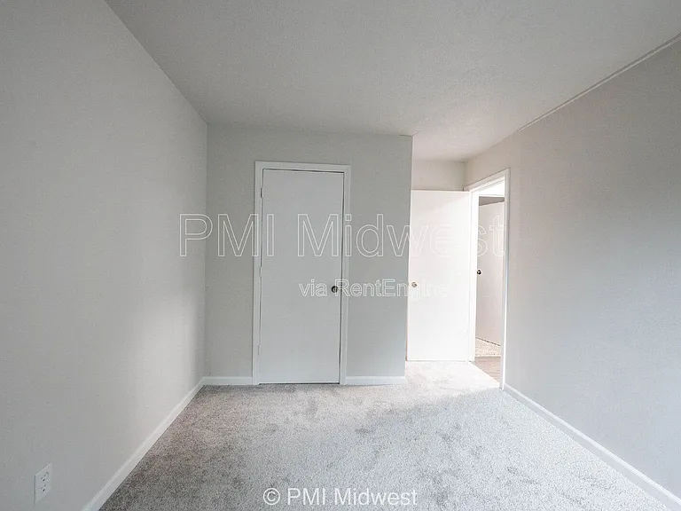 6920 Chrysler St — Photo 18