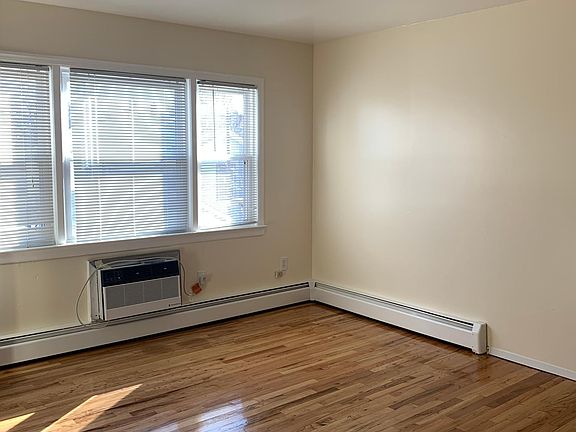 3rd image of 1224 Ellsworth Ave APT 1