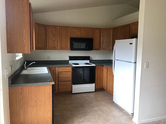 2nd image of 2520 Goldenrod Ln