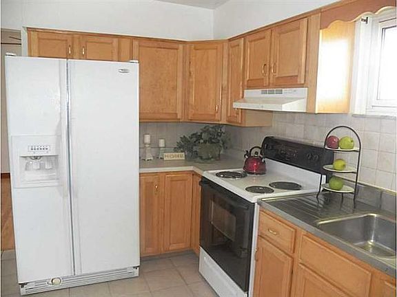 2nd image of 120 N Tremont Ave