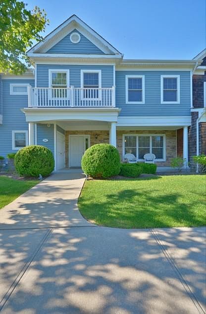 1st image of 10 Gianna Ct