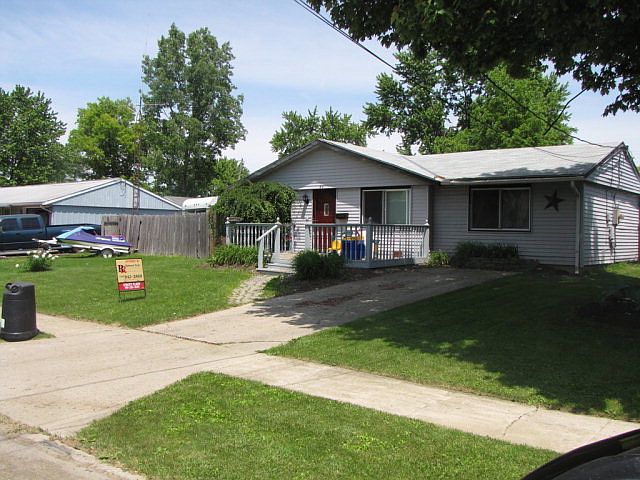 1st image of 827 Savannah Dr