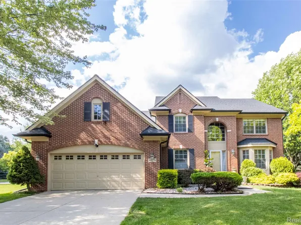 41278 Scarborough Ln, Novi, MI 48375