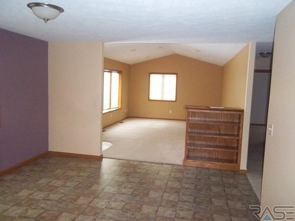 5th image of 608 S Josephine Ave