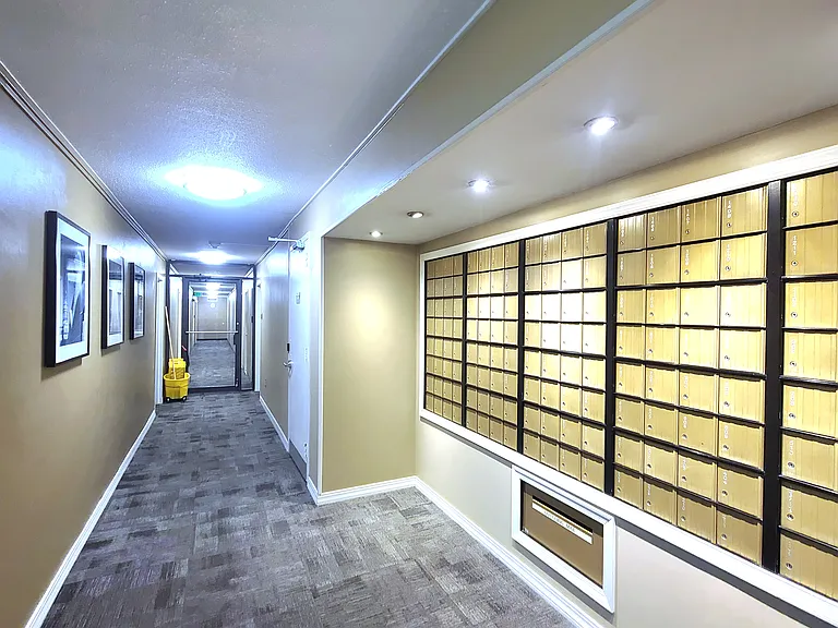 1 E University Pkwy #1408 — Photo 40