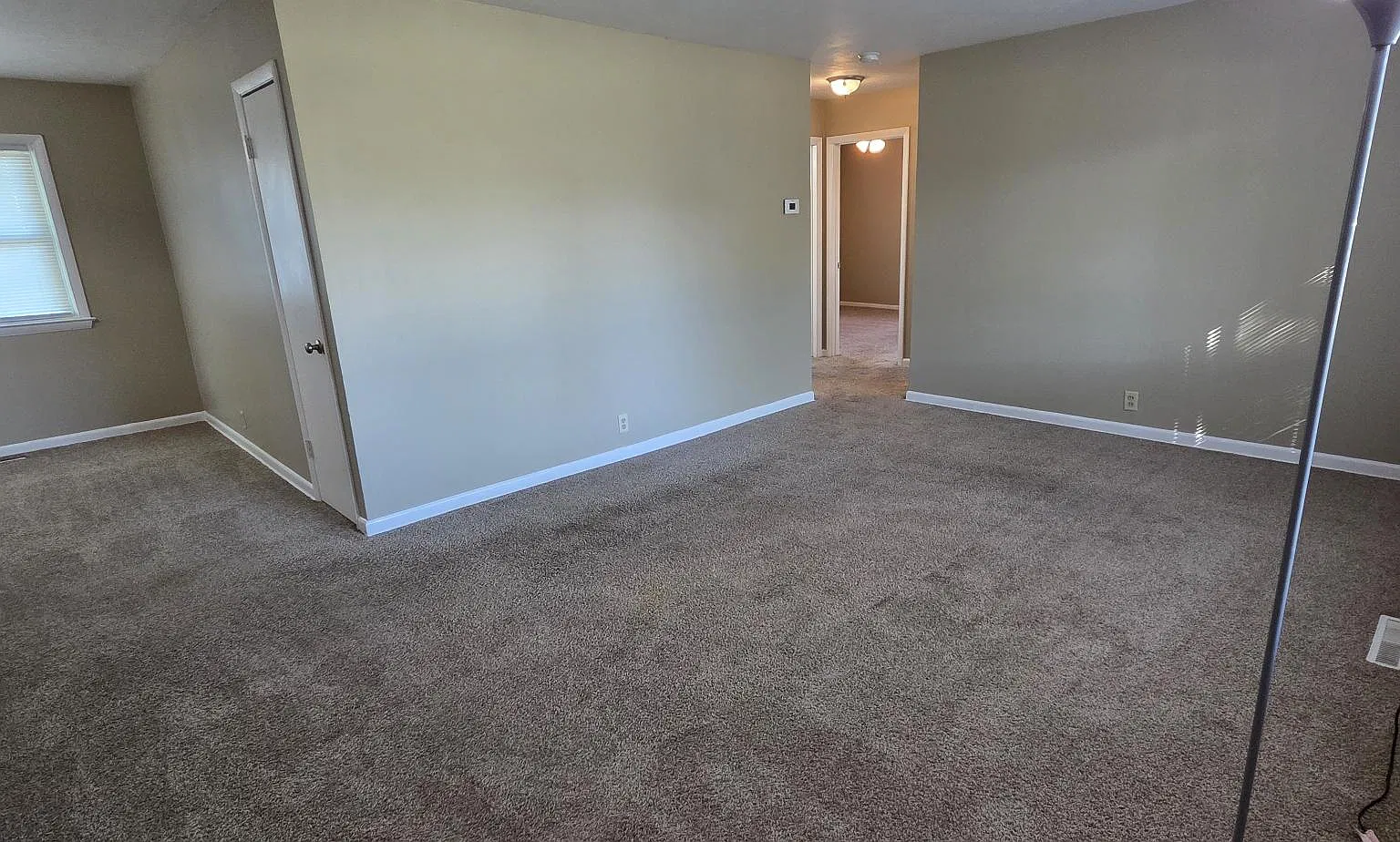 3 bed, 1018 sqft, $1,150 — Photo 2