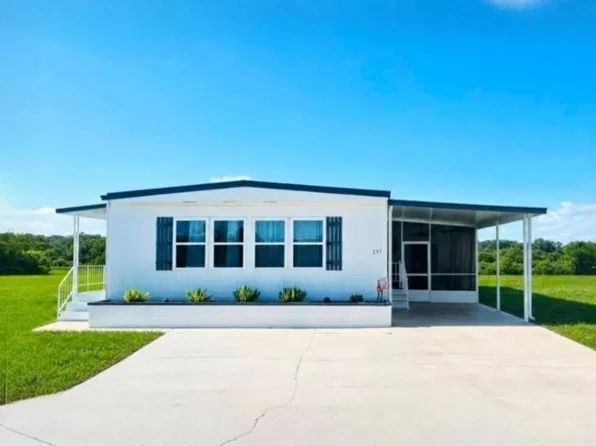 297 1st St E, Nokomis, FL 34275