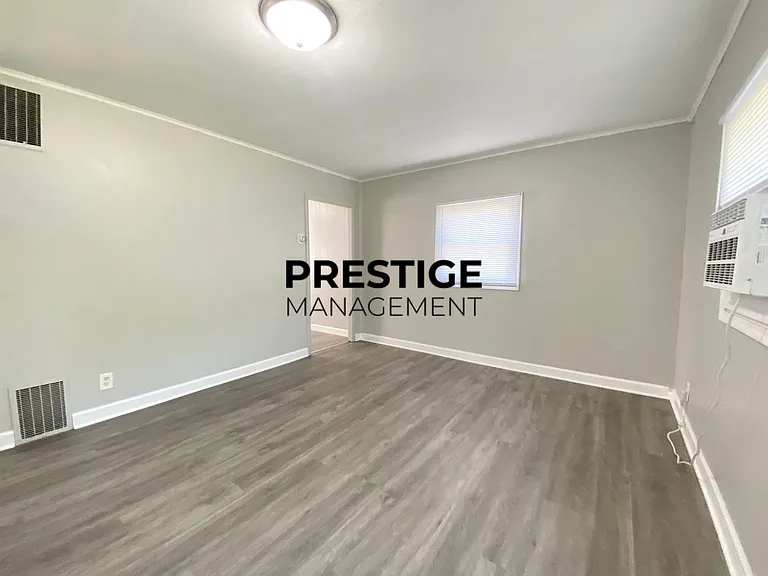 4053 Polk St — Photo 2