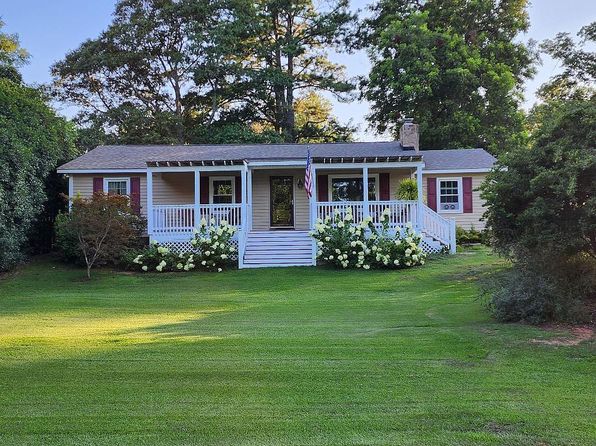 116 Pinewood Dr