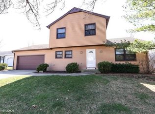 1334 Creighton Ave, Naperville, IL