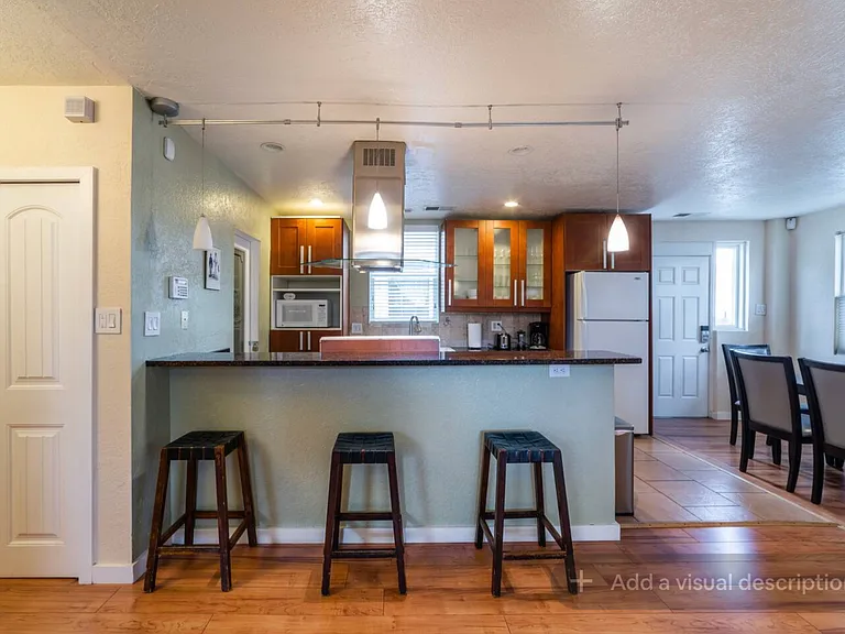 702 3rd St SW — Photo 1