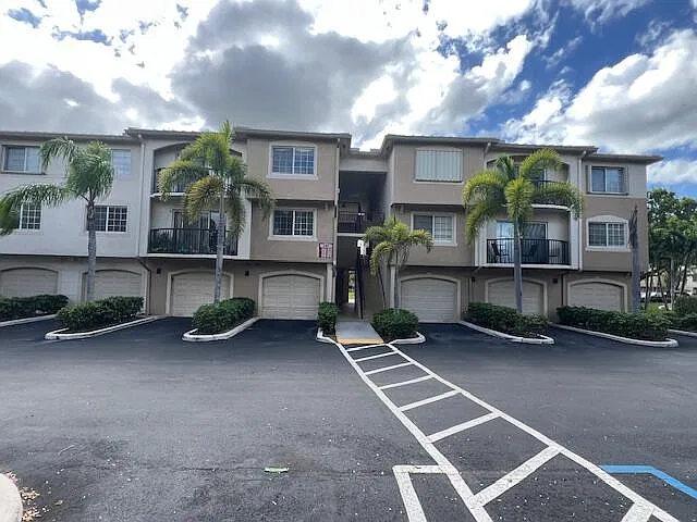 2 bed, 2.0 bath, 1112 sqft, $2,250 — Photo 1