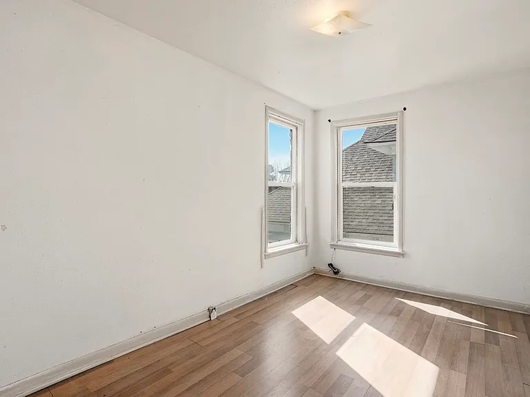 1913 W Mallon Ave — Photo 27