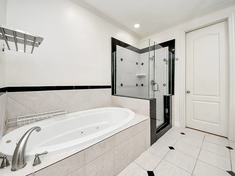 1912 Greenwich Place Dr — Photo 19