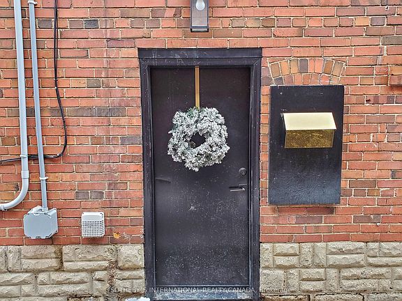 3rd image of 89 Whitehall Rd