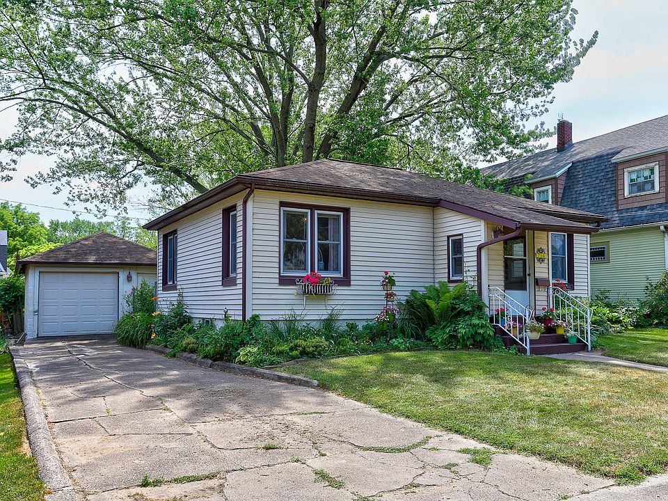 1st image of 714 Lee St