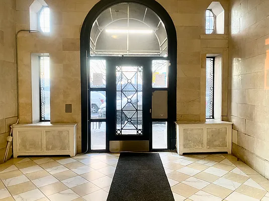 Rented by A&E Real Estate Management | media 21