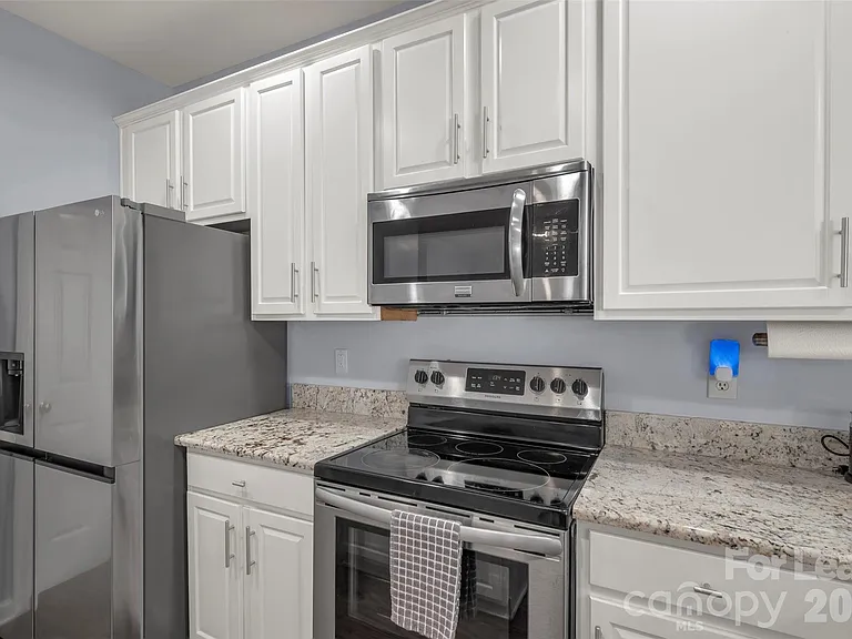 1802 Robinwood Village Dr — Photo 12