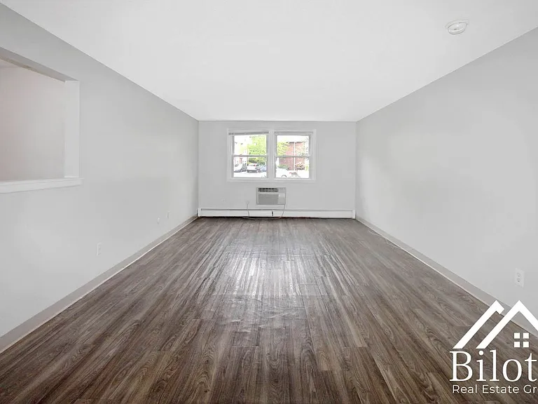 Hillside Terrace Apartments — Photo 15