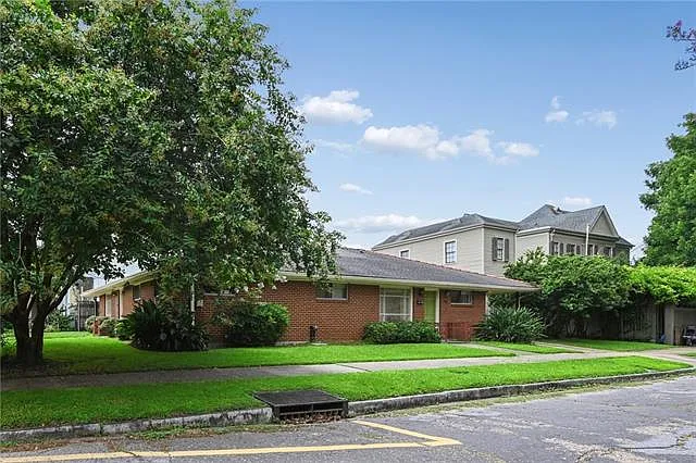 1400 Dufossat St