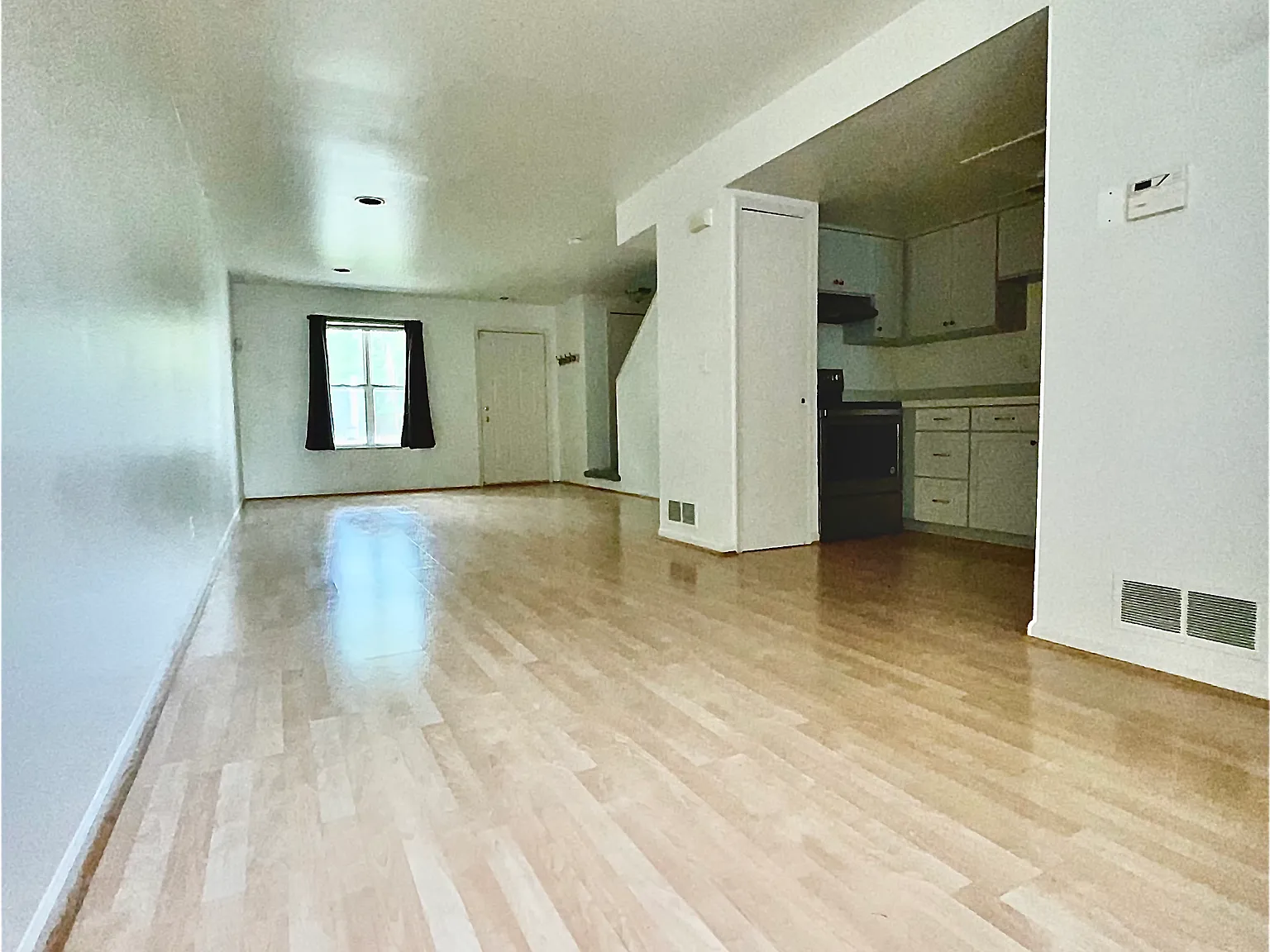 1493 E Forteen Mile Rd — Photo 4