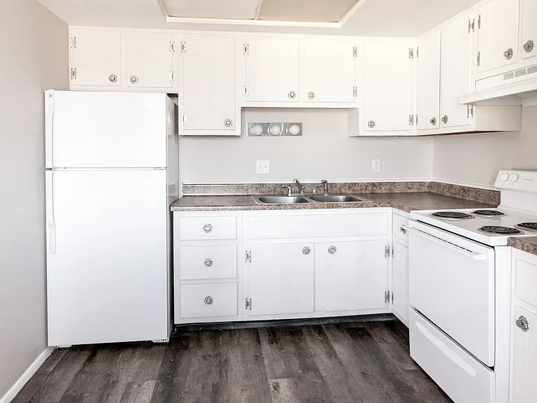 Townway Place Apartments — Photo 28