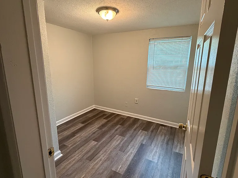 505 Davis Ave #B — Photo 3