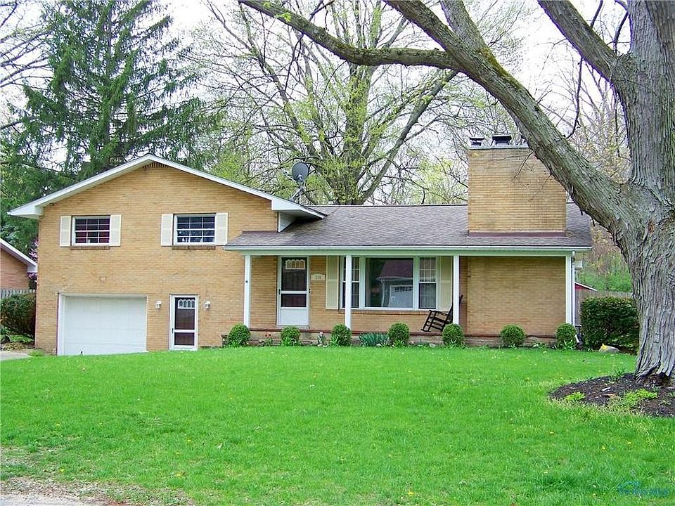1st image of 330 Hillcrest Dr