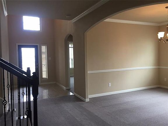 3rd image of 2101 Washington Park Way