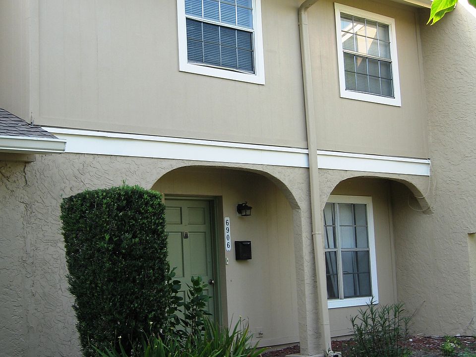 Morganwoods 6906 La Sierra Front Entrance