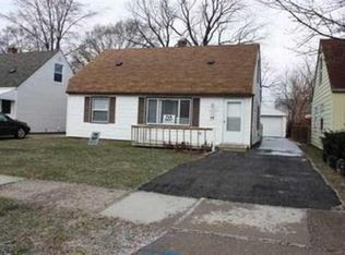 17377 Lincoln Ave, Eastpointe, MI 48021