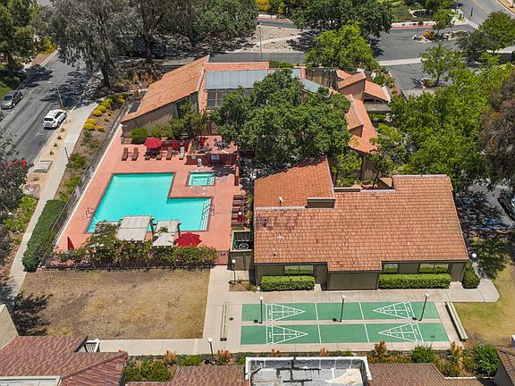 3rd image of 786 Birchpark Cir APT 201