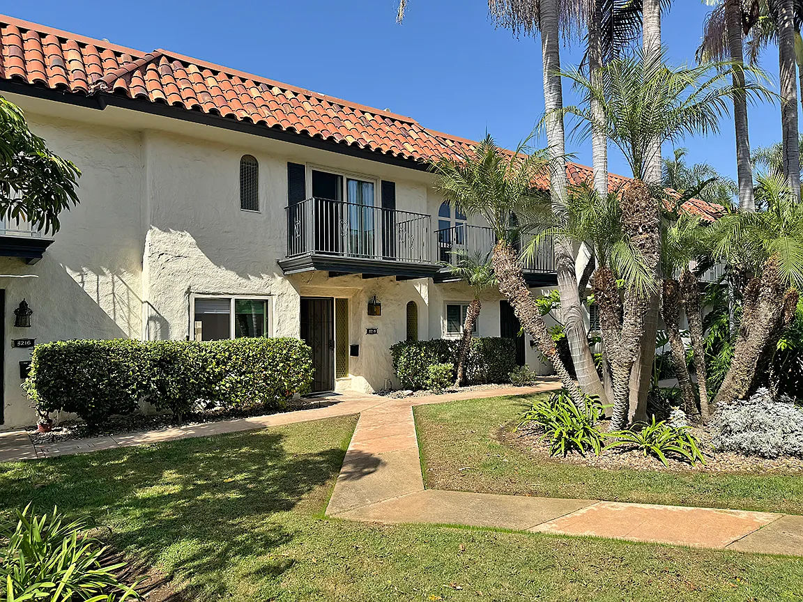 2 bed, 1.5 bath, 1440 sqft, $3,700 — Photo 2