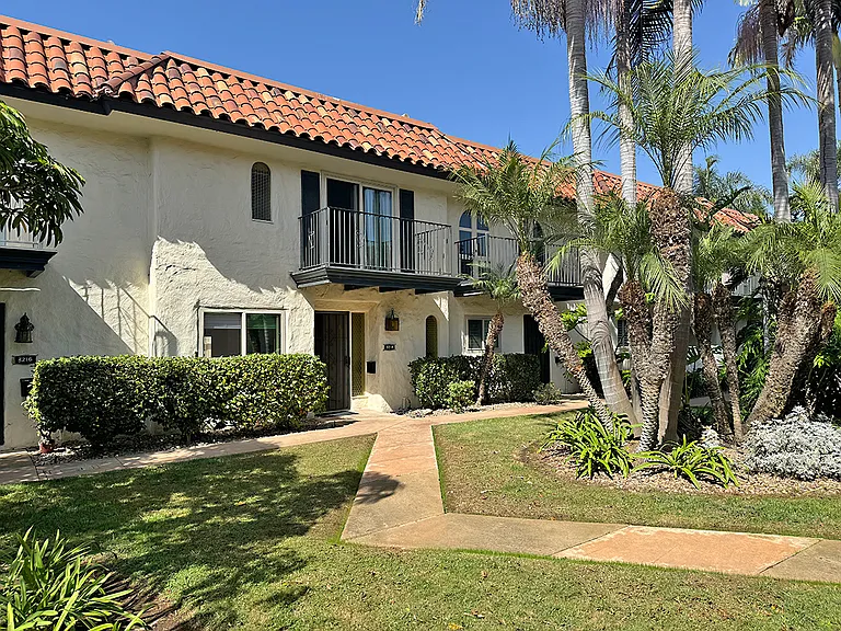 3218 Loma Riviera Dr — Photo 2