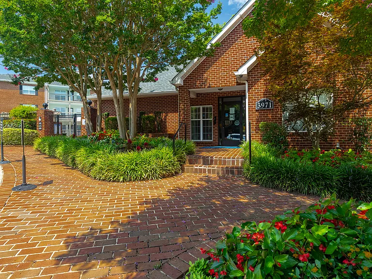 Deep River Pointe — Photo 47