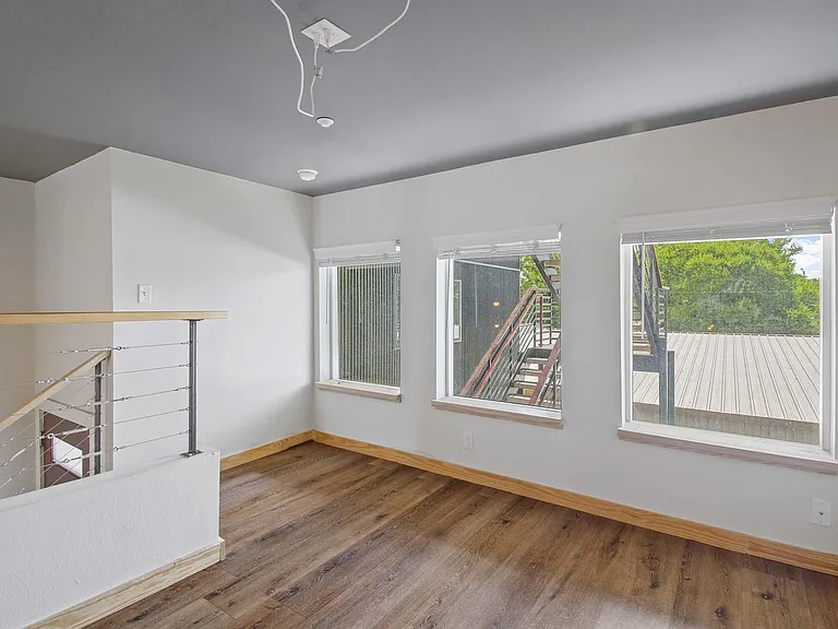 305 N Parker Ave — Photo 20