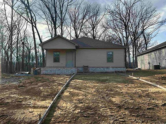 3rd image of 6 Moon Rd