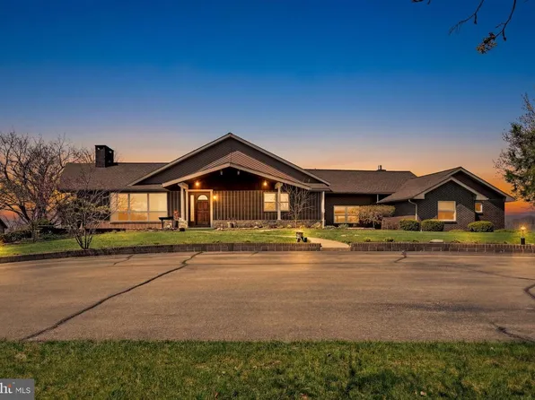 57 Arboretum Rd, Bernville, PA 19506