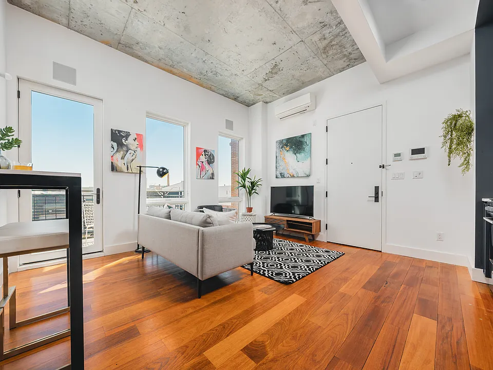 215 Freeman St #3F