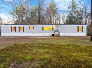26 Dunn St, Mechanic Falls, ME 04256