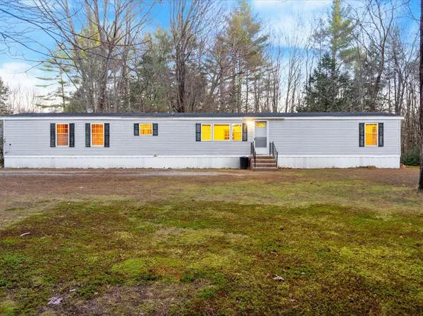 26 Dunn Street, Mechanic Falls, ME 04256