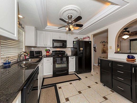 3rd image of 1725 Lakeside Dr #1718-D