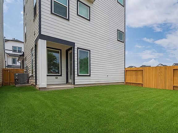 3rd image of 8925 Grovner Pl