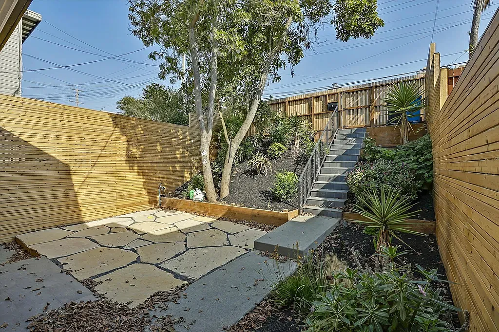 4 bed, 2000 sqft, $6,750 — Photo 3
