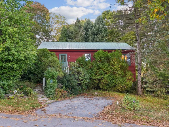 5 Acorn Street, Gorham, ME 04038