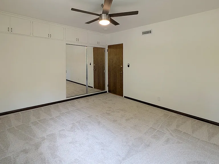 545 Hillgreen Dr — Photo 19