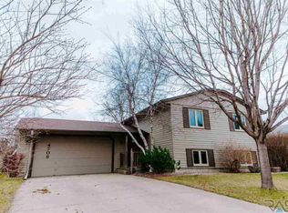 4708 E Blueridge Dr, Sioux Falls, SD 57110