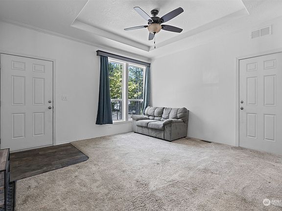 5th image of 451 E Budd Drive