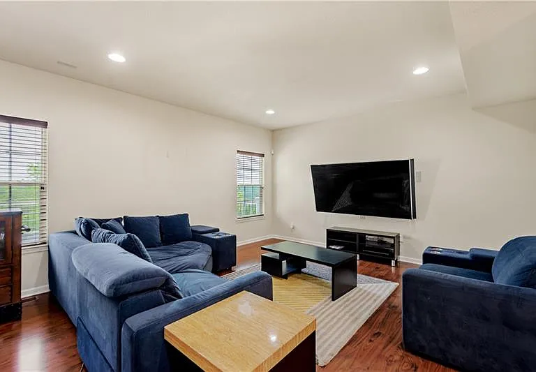 312 Sunrise Dr — Photo 5
