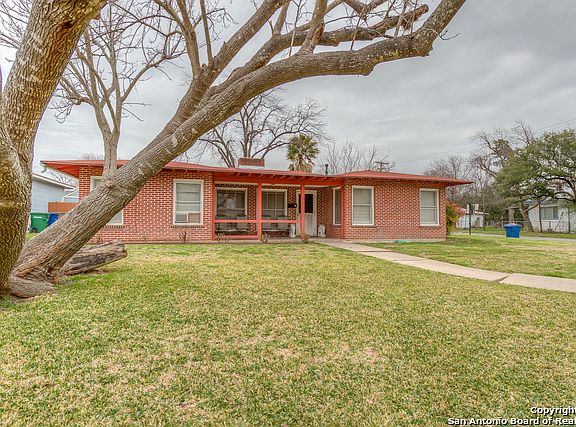 2nd image of 803 Alexander Hamilton Dr
